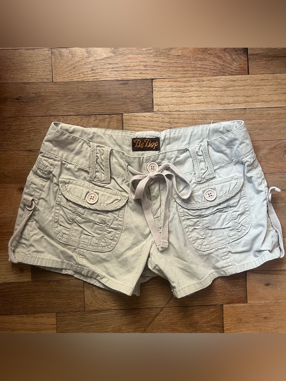 BeBop Vintage Y2K Cargo Shorts Women's Size 3 Khaki Chino Beige Low Rise Utility